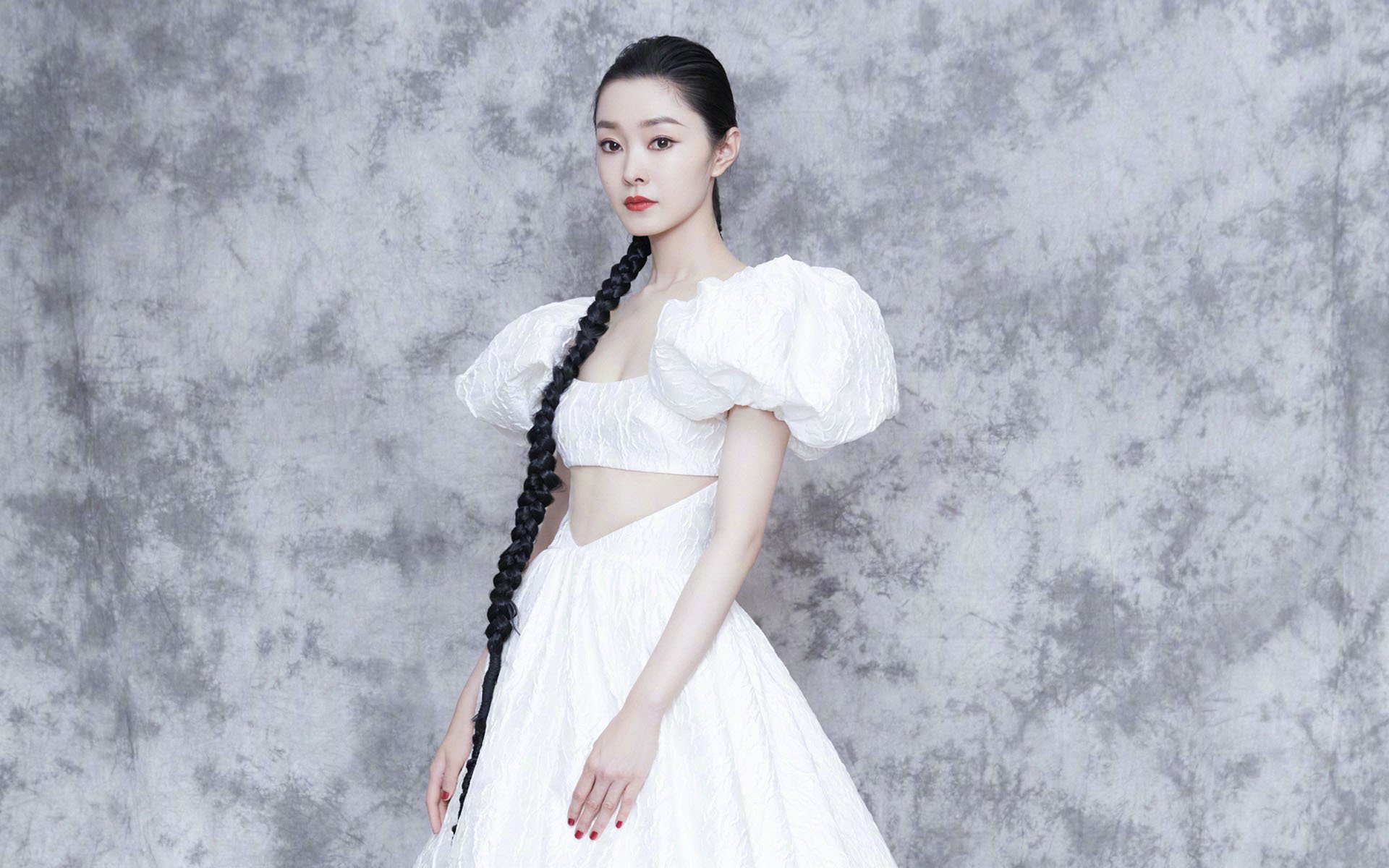 “中国女足在国际赛场屡创佳绩，实力不断提升”，中国女足队员获国际足联
