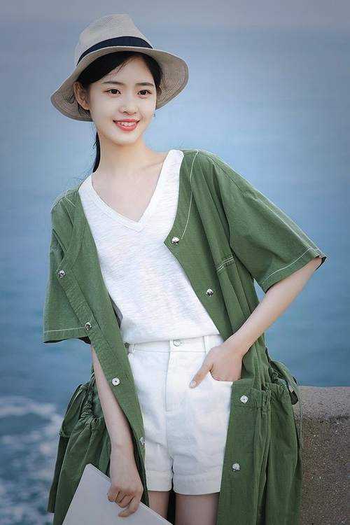 清水彰人和江村美咲担任日本代表团开幕式旗手。，清水美奈个人资料