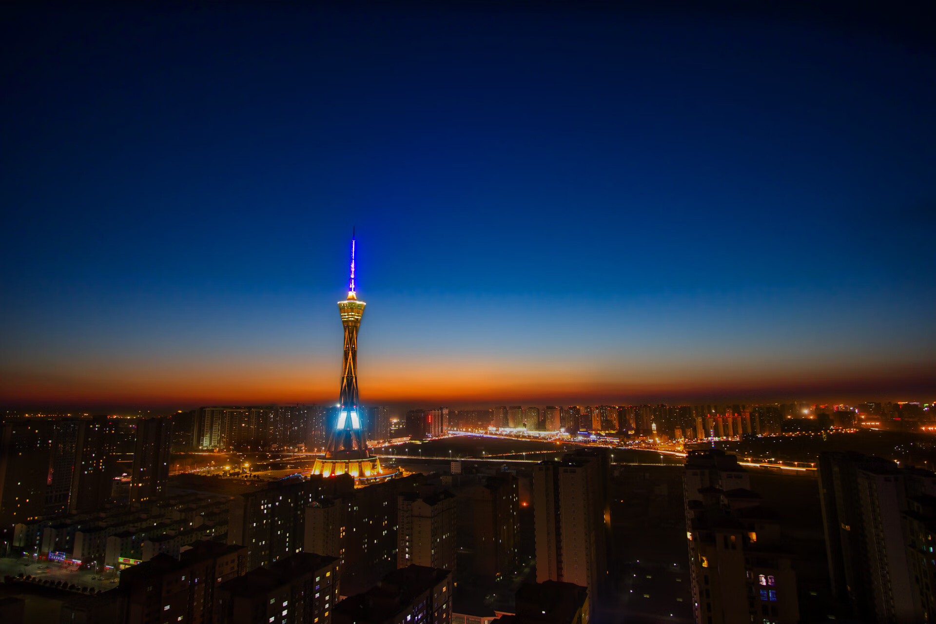 广州队冲击联赛冠军，广州冲锋队成员2021